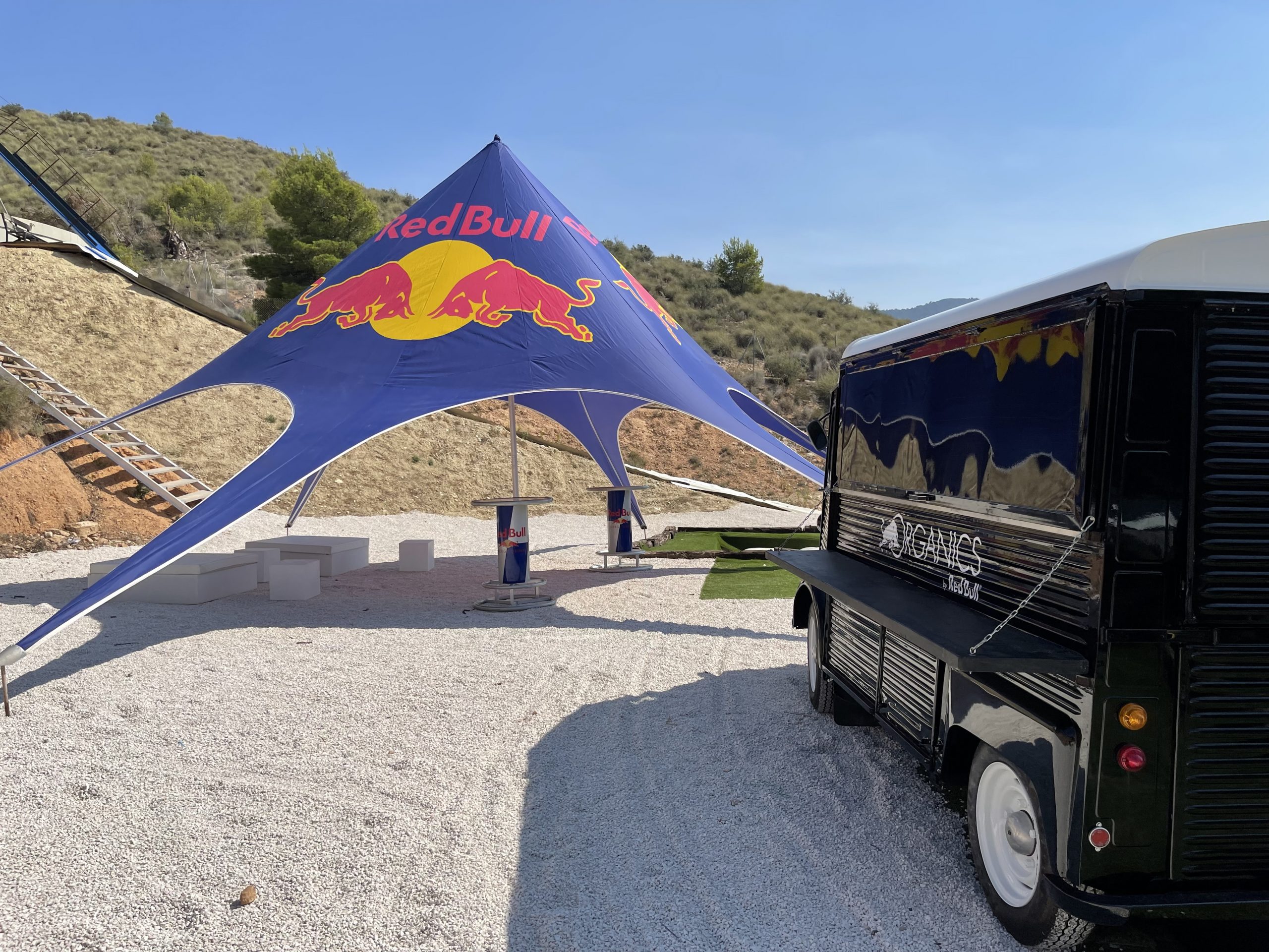 Catering parrillada marketing Alicante meeting Red Bull team 22′